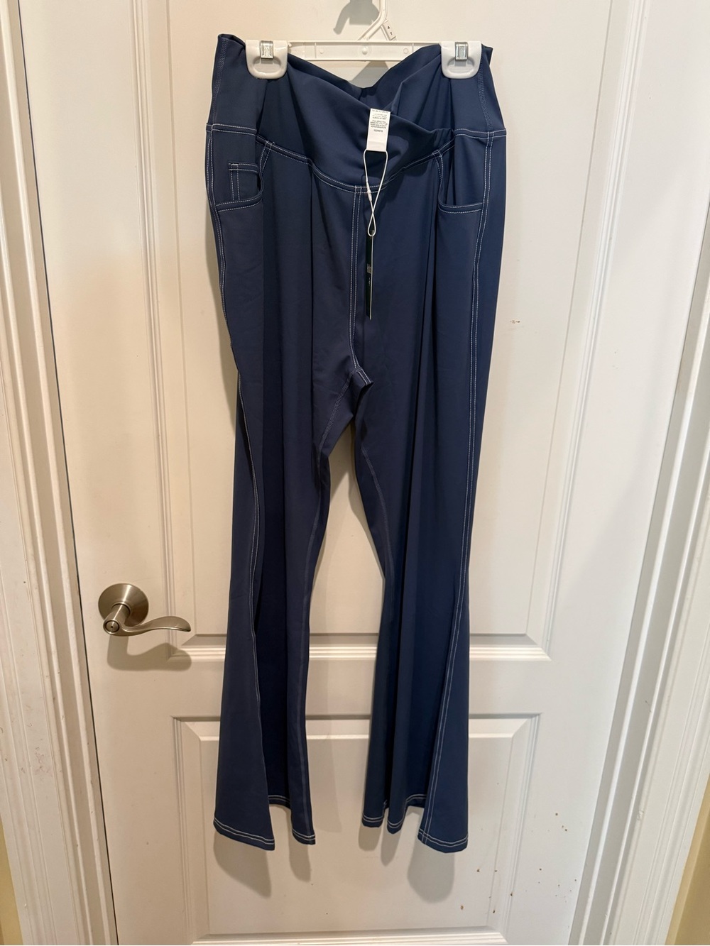 HALARA Navy High-Waist Flare Leggings with Contrast Stitching